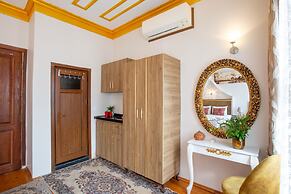 April Hotel
