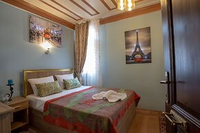 April Hotel