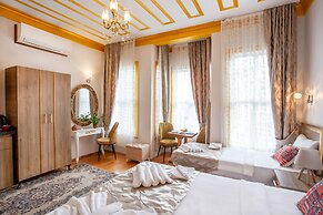 April Hotel