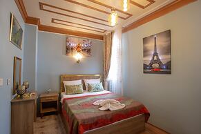 April Hotel