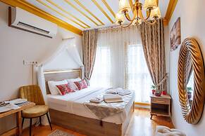April Hotel