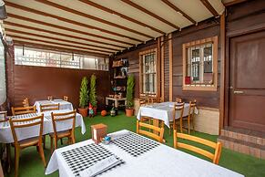 April Hotel