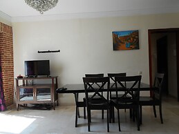 Lovely two Bedroom Apartment Ref T24302