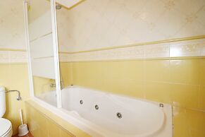 1053 Villa Seral