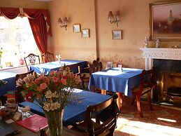 Moonraker House