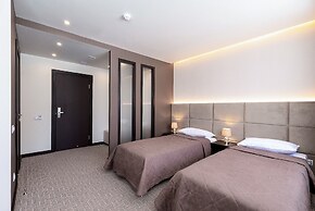 Sedanka Park Hotel