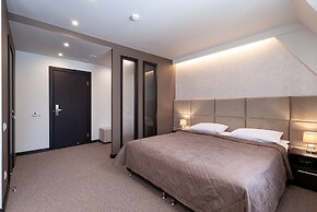 Sedanka Park Hotel