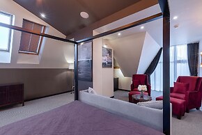 Sedanka Park Hotel