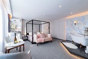 Sedanka Park Hotel