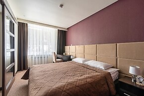Sedanka Park Hotel