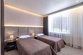 Sedanka Park Hotel