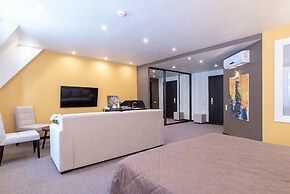 Sedanka Park Hotel