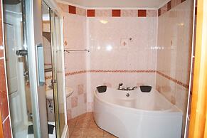 Sedanka Park Hotel