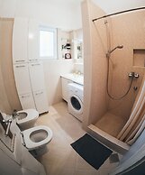 Crown Apartment
