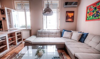 Crown Apartment