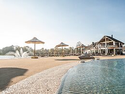 Molo Resort Hotel