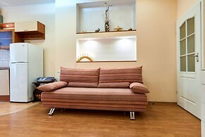Home-Hotel Voloshskaya 51