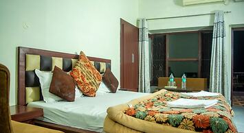 Hotel Ganga Basin