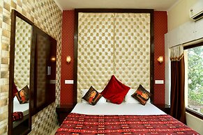 Hotel Ganga Basin