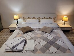 Home-Hotel Khreschatyk 27