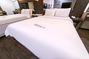 Amore Motel