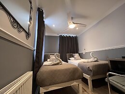 The Commongate Hotel