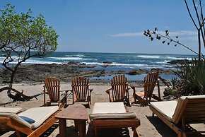 Sueno del Mar Beachfront Hotel