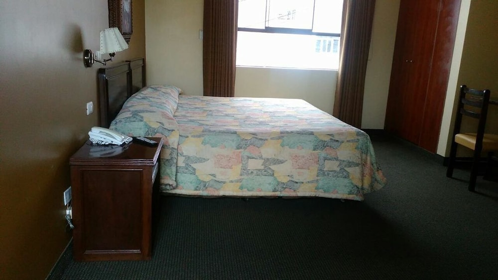 Cesar's Hotel La Merced