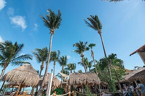 Amaité Beach Hotel