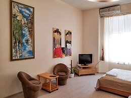 Home-Hotel Mikhaylovskiy per. 9B-2