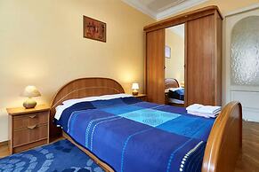 Home-Hotel Pushkinskaya 2-4-7