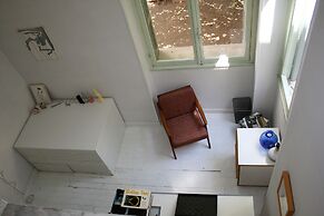 Neoclassical ART-House Bhive