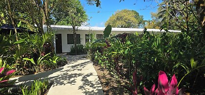 Hotel Tortuguero Beachfront