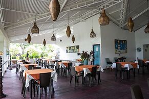 Hotel Tortuguero Beachfront