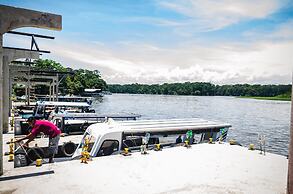 Hotel Tortuguero Beachfront