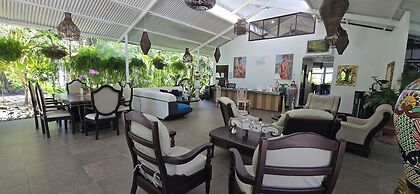 Hotel Tortuguero Beachfront