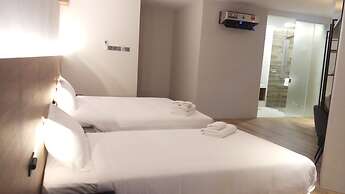 Roxy Hotel Padungan
