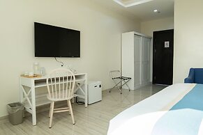 Hampton Suites