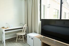 Hampton Suites