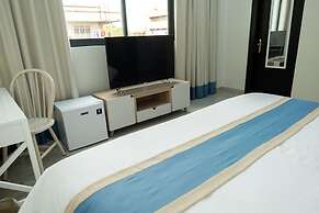 Hampton Suites