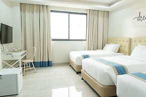 Hampton Suites