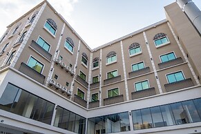 Hampton Suites