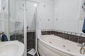 GM Apartment Staropimenovskiy 16