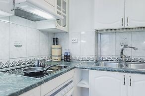 GM Apartment Staropimenovskiy 16