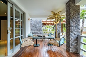 Ulu Cliffhouse