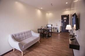 Piña Suites