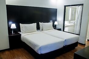 Piña Suites