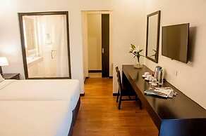 Piña Suites
