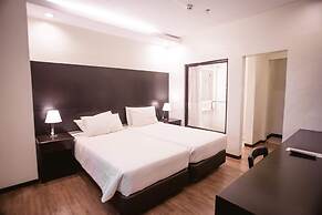 Piña Suites