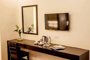 Piña Suites